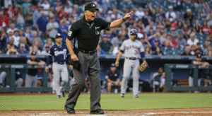 【衝撃】巨人・阿部監督、判定が覆り猛抗議で退場！リプレイ検証はしっかりなされたのか？