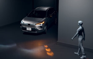 【車】トヨタの新型カローラクロス！ウインカーの最新技術と進化したフロントデザイン！