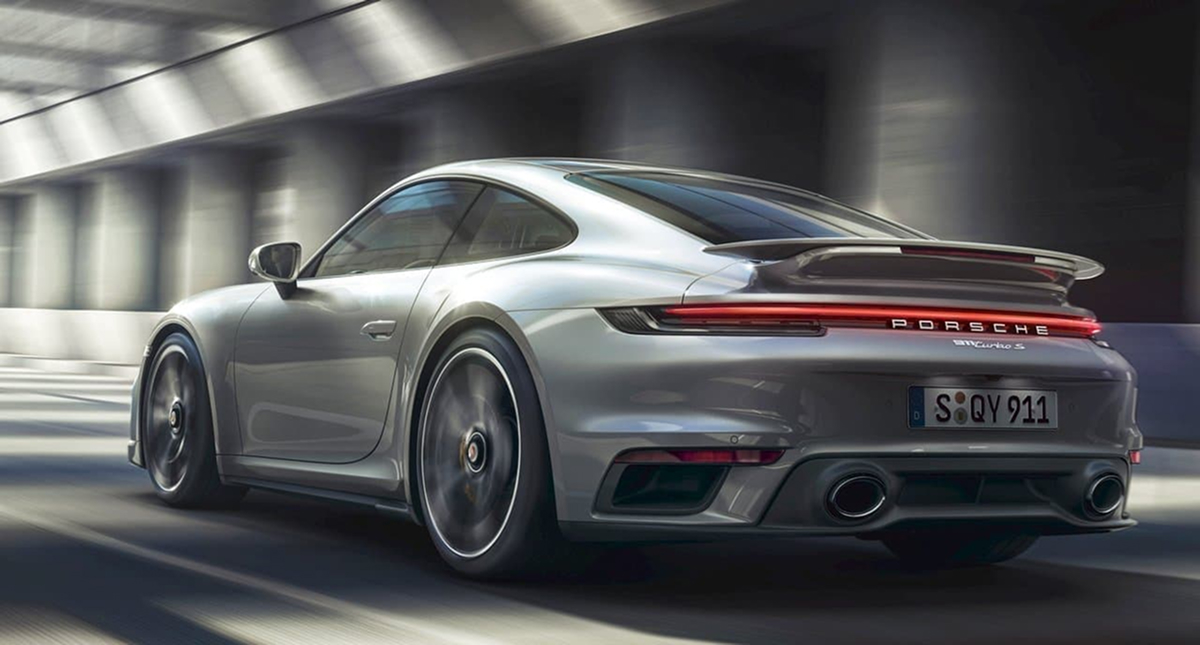 新型911ターボS：最強グレードの進化をしたポルシェの新たなる頂きへ！